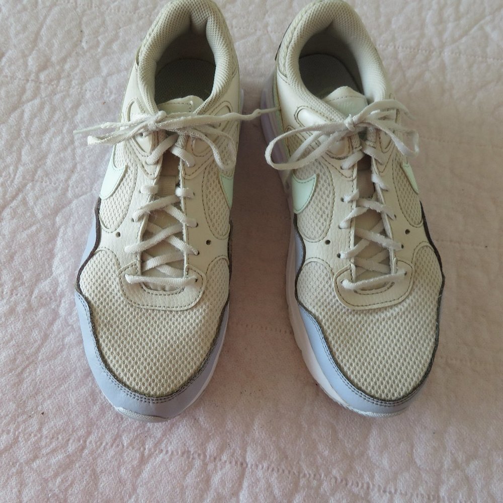 Women's Nike Air Gray Green White Athletic Running Shoes